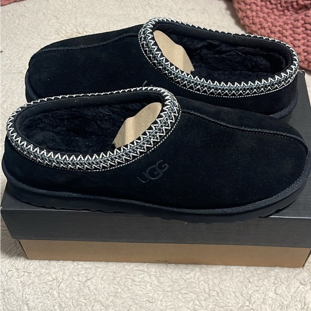 Mens UGG Tasman Size 12 Black NWT open to offers